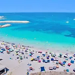 Isa-residence With Swimming-pool In Ottiolu Just 250 Mt From The Sea, With Air Conditioning And Private Outdoor Area מלון דירות