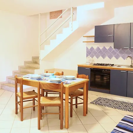 Isa-residence With Swimming-pool In Ottiolu Just 250 Mt From The Sea, With Air Conditioning And Private Outdoor Area Porto Ottiolu