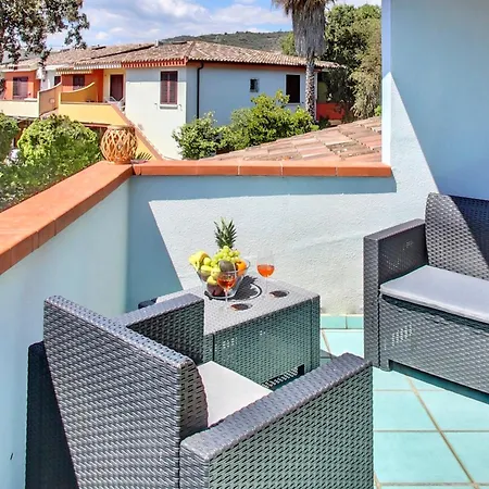 Isa-residence With Swimming-pool In Ottiolu Just 250 Mt From The Sea, With Air Conditioning And Private Outdoor Area Porto Ottiolu