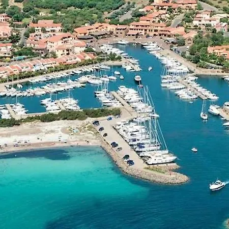 Isa-residence With Swimming-pool In Ottiolu Just 250 Mt From The Sea, With Air Conditioning And Private Outdoor Area