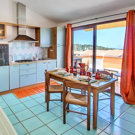 Isa-residence With Swimming-pool In Ottiolu Just 250 Mt From The Sea, With Air Conditioning And Private Outdoor Area Porto Ottiolu