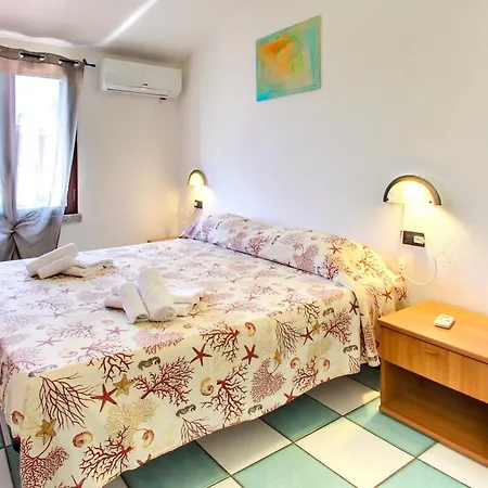 Isa-residence With Swimming-pool In Ottiolu Just 250 Mt From The Sea, With Air Conditioning And Private Outdoor Area Aparthotel Porto Ottiolu