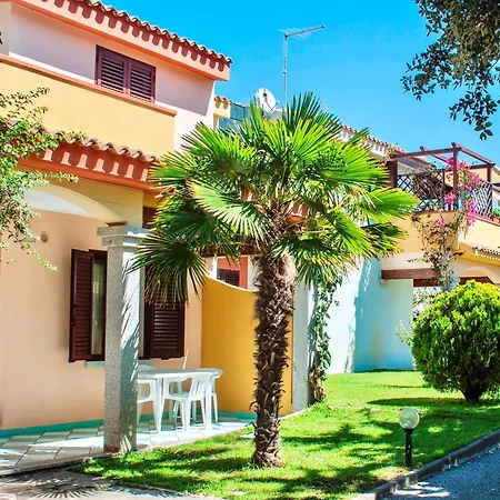 Isa-residence With Swimming-pool In Ottiolu Just 250 Mt From The Sea, With Air Conditioning And Private Outdoor Area Aparthotel 3*