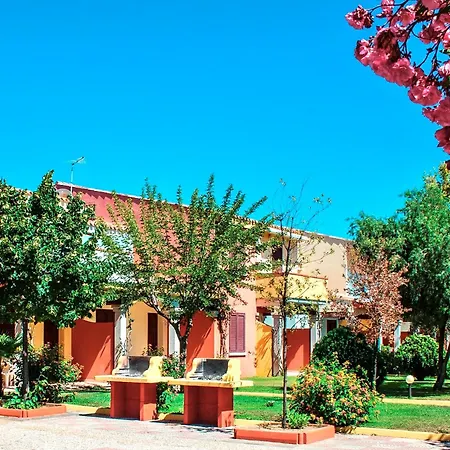 Aparthotel Isa-residence With Swimming-pool In Ottiolu Just 250 Mt From The Sea, With Air Conditioning And Private Outdoor Area 3*