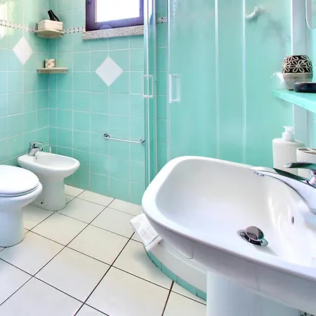 Isa-residence With Swimming-pool In Ottiolu Just 250 Mt From The Sea, With Air Conditioning And Private Outdoor Area Porto Ottiolu