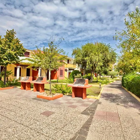 Isa-residence With Swimming-pool In Ottiolu Just 250 Mt From The Sea, With Air Conditioning And Private Outdoor Area 3* פורטו אוטיאולו