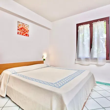 Isa-residence With Swimming-pool In Ottiolu Just 250 Mt From The Sea, With Air Conditioning And Private Outdoor Area 3* פורטו אוטיאולו